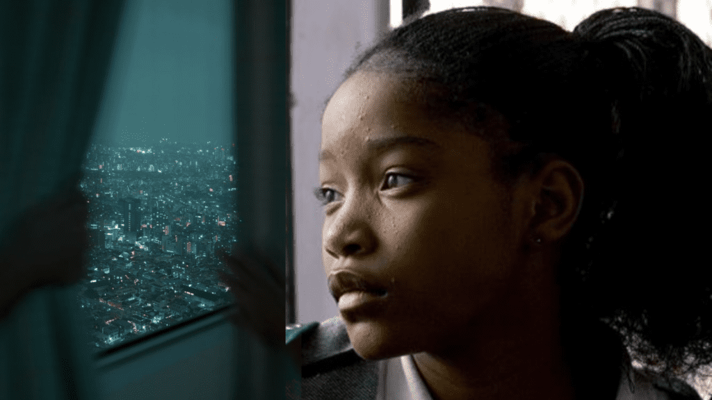 Lana, une adolescente regardant une ville sombre de la fenêtre